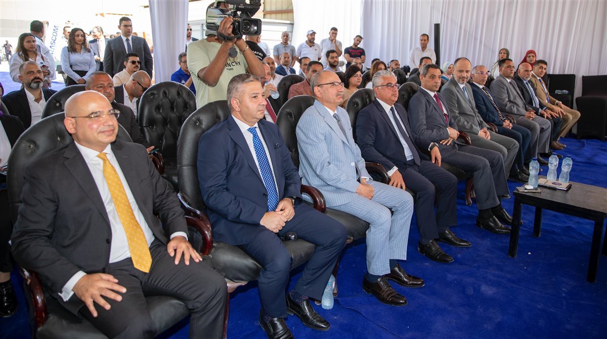 جانب من وضع حجر الأساس، فيتو