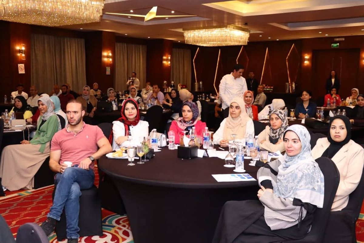 محافظ دمياط يشهد ورشة تدريبية لتعزيز المهارات والتعريف ببرامج الهيئة الدولية