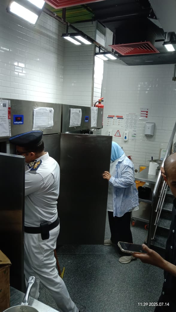 جانب من الحملة،فيتو