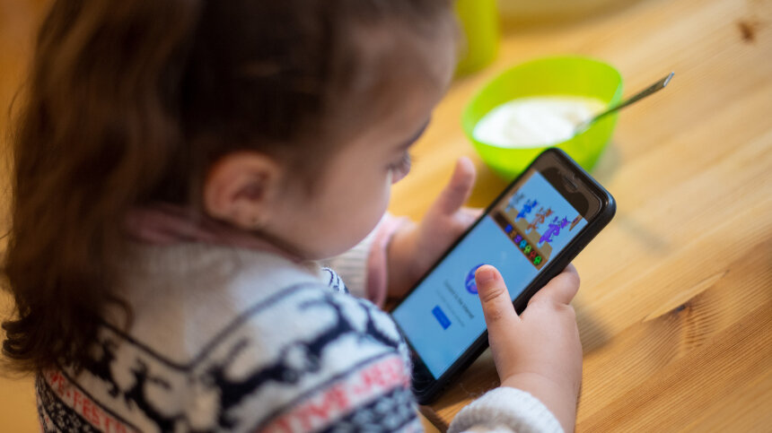 تقليل استخدام الطفل للموبايل