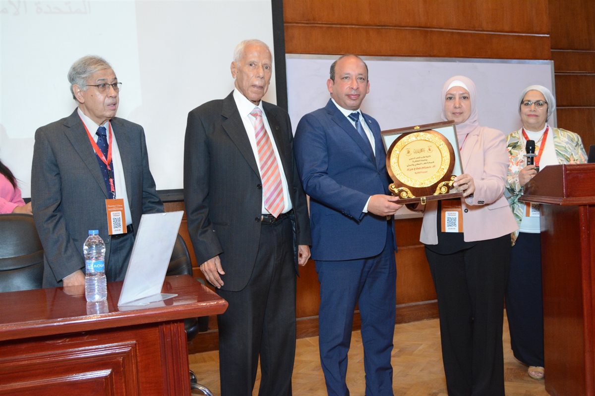 مؤتمر الطب المهني والبيئي بقصر العيني