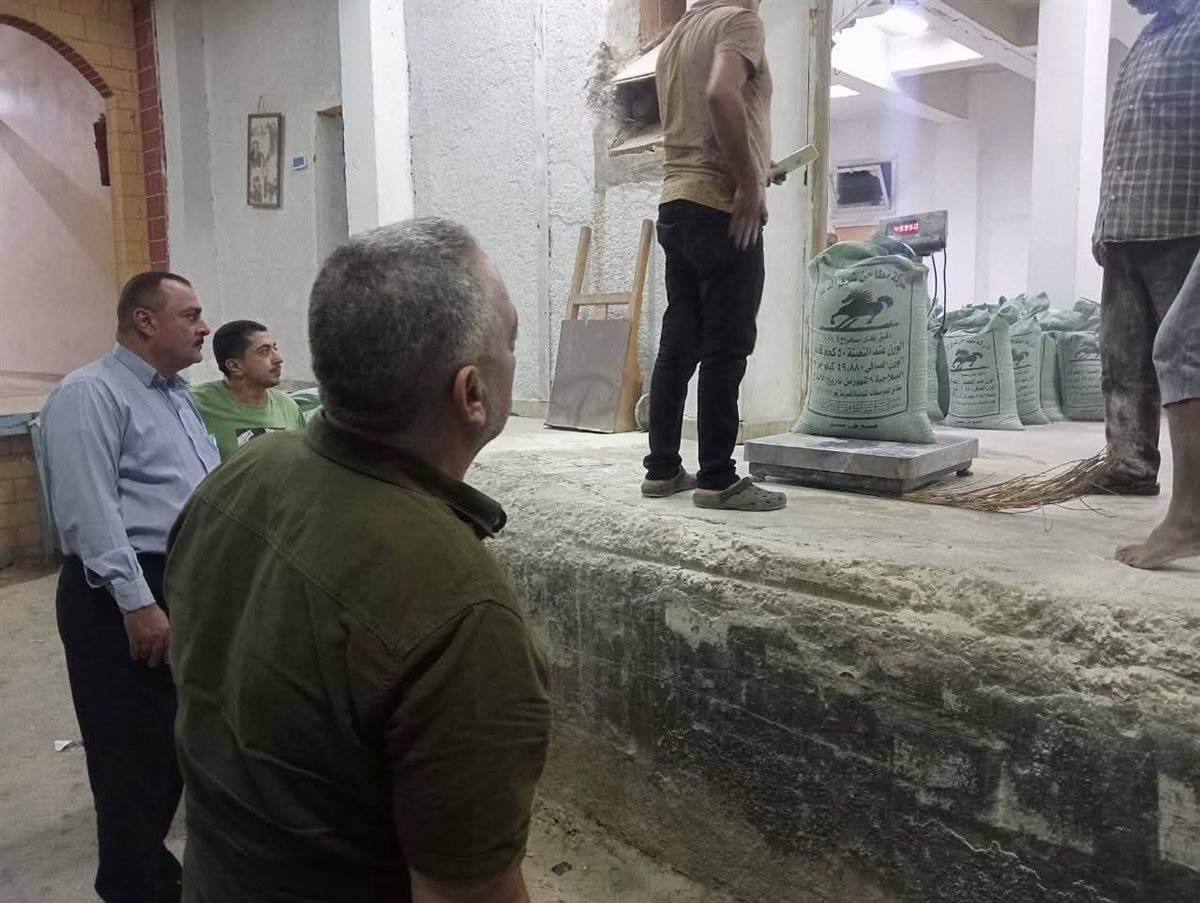 حملة تموينية ليلية تضبط دقيقا بلديا مدعما داخل مخابز سياحية بدمياط