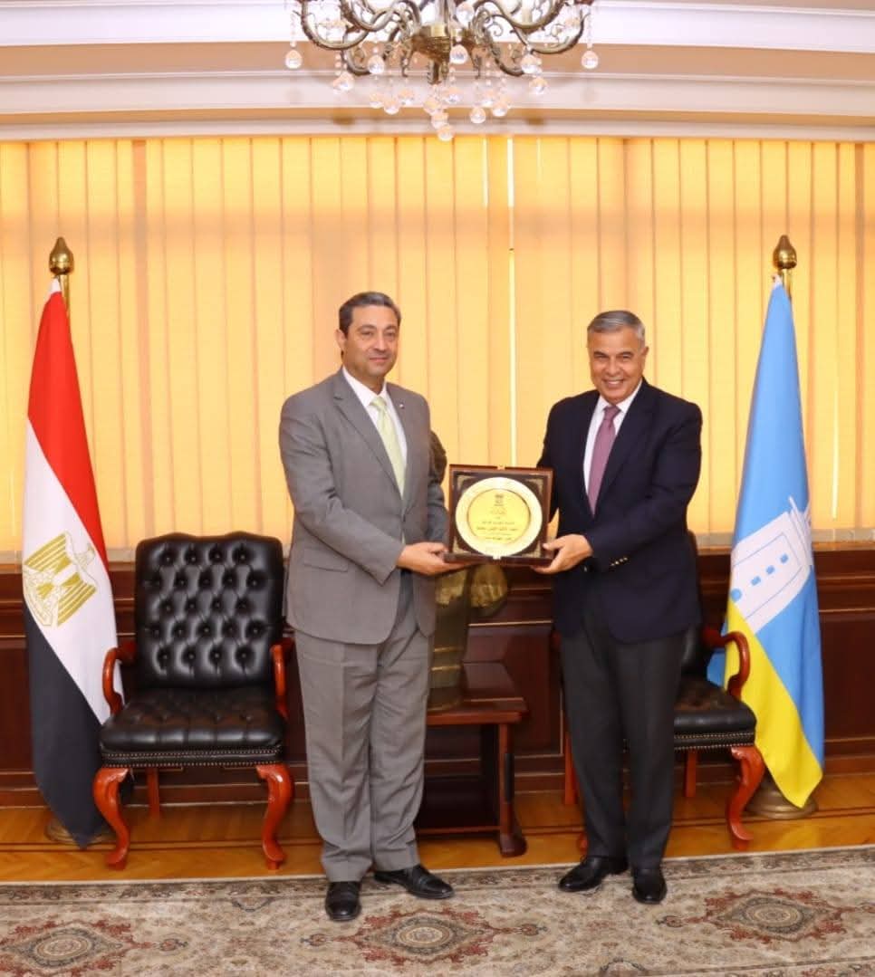 محافظ دمياط يفتتح معرض