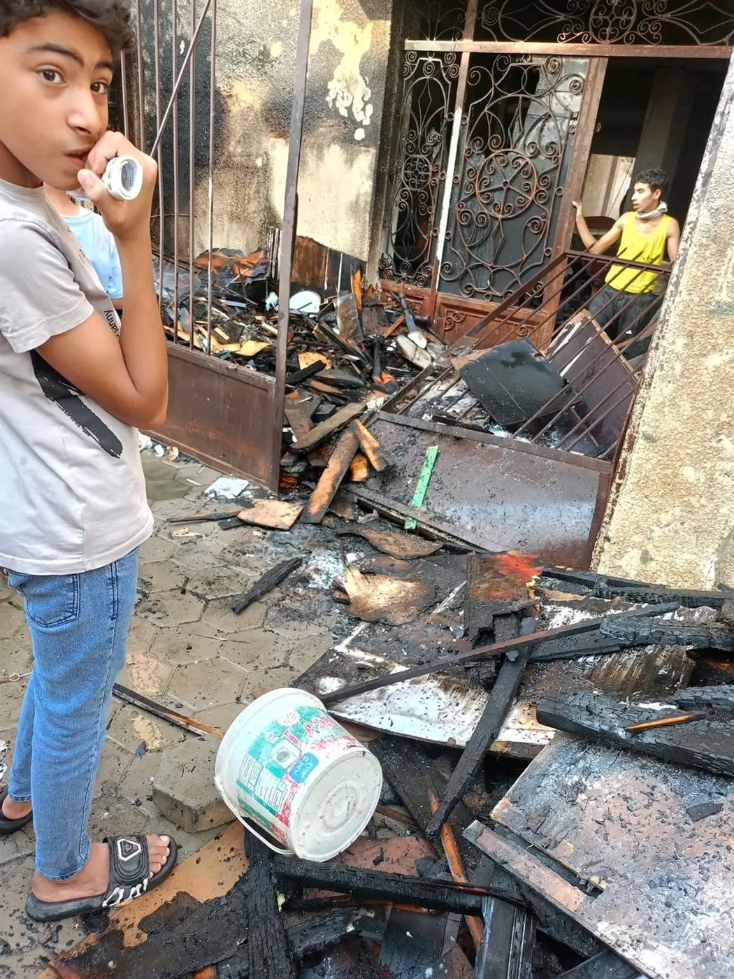 حريق يلتهم مخزن أخشاب بالعاشر من رمضان.. والحماية المدنية تُحبط كارثة،فيتو