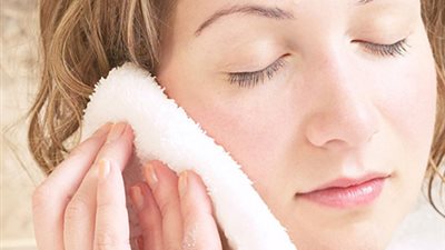 قناع الترمس والزبادي لتقشير وتفتيح البشرة