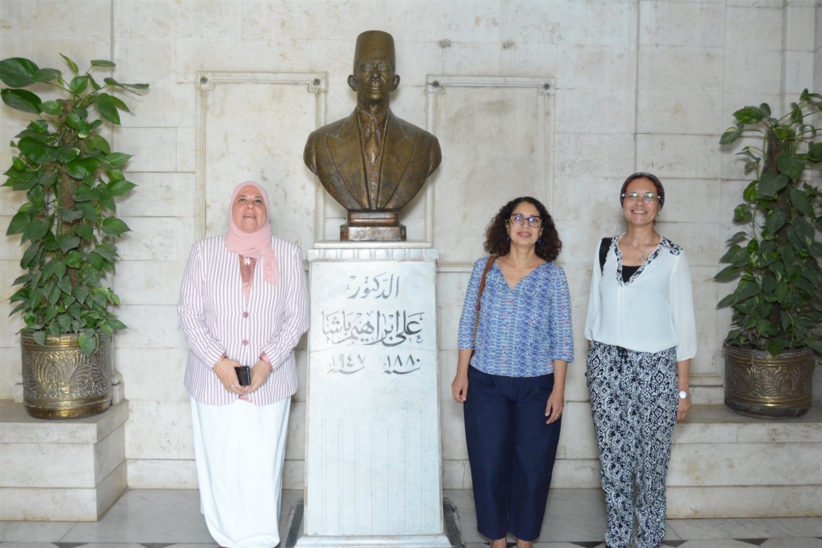 ممثل الوكالة الجامعية للفرنكفونية بقصر العيني