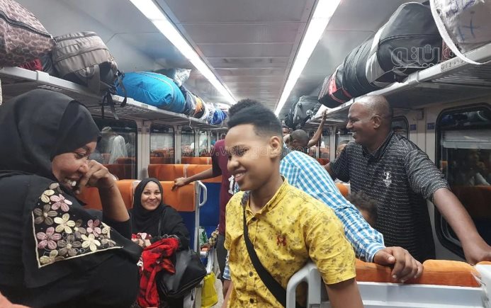 دموع الفراق وفرحة العودة (5)