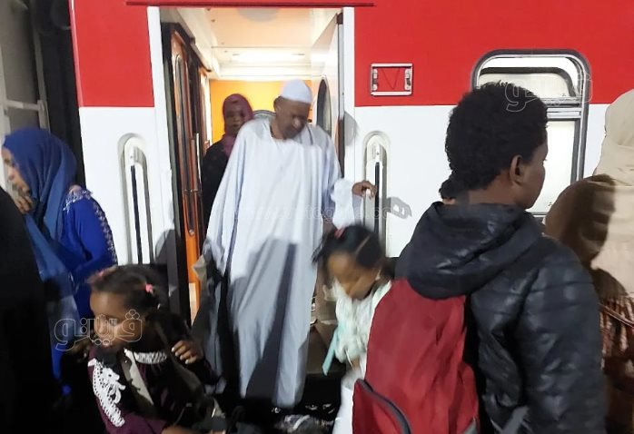 دموع الفراق وفرحة العودة (6)