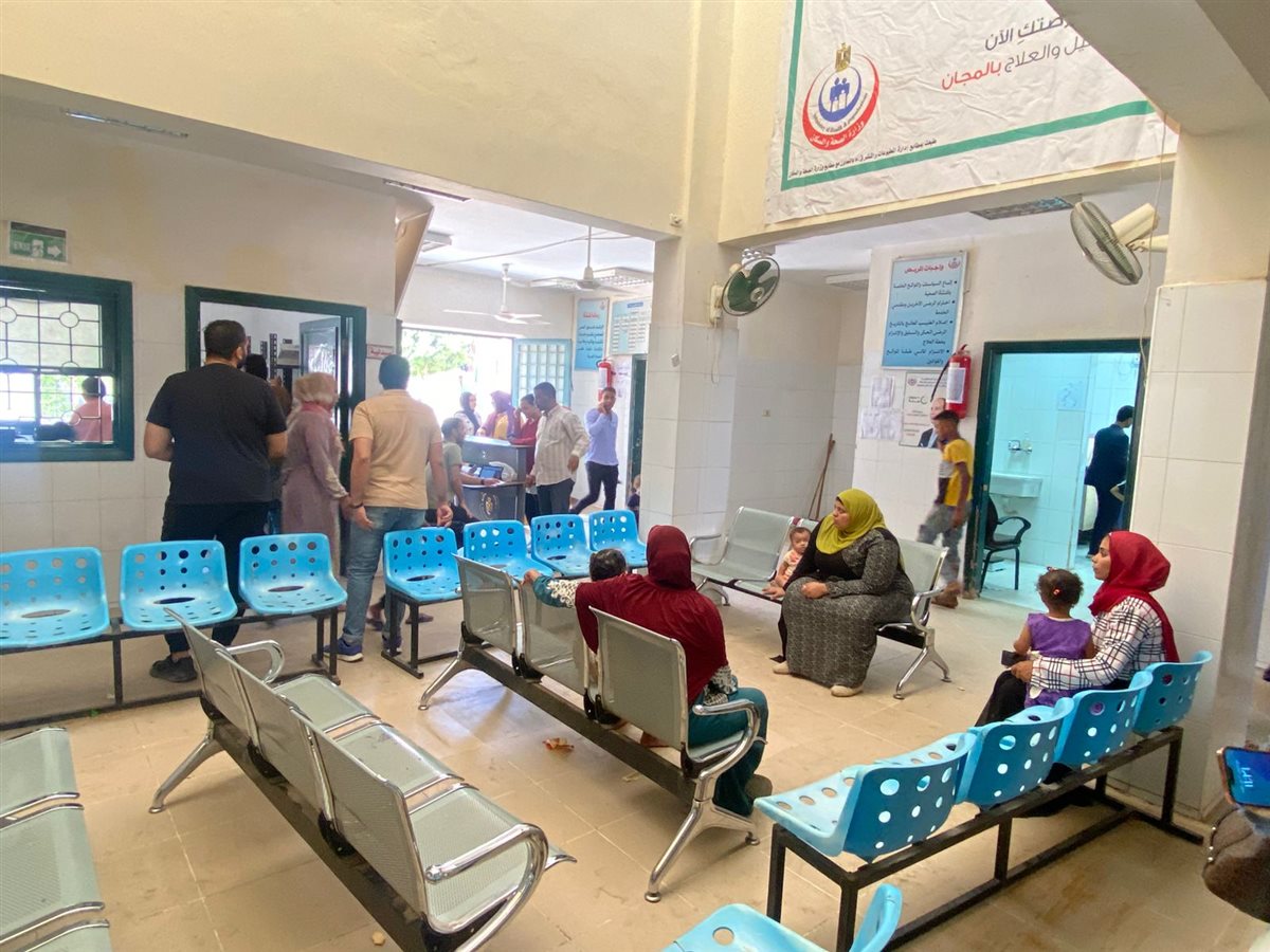 فحص 165 حالة خلال قافلة بقرية الجزائر بمركز سمالوط, فيتو