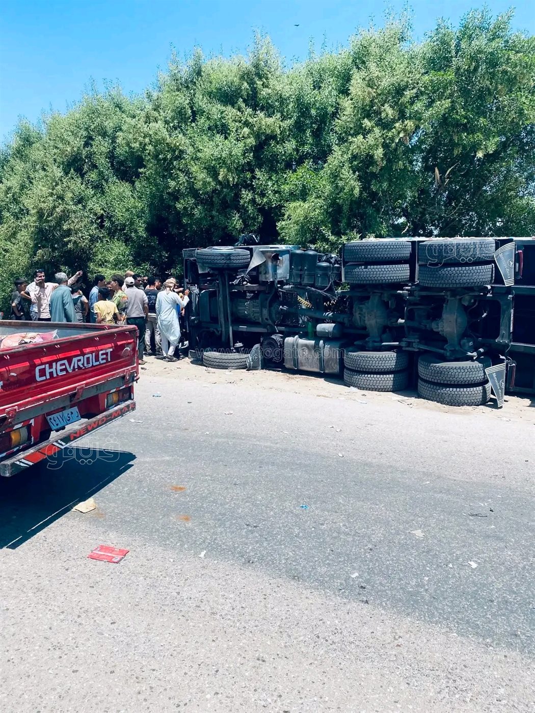 تعطل حركة المرور وإصابة سائق في انقلاب سيارة نقل ثقيل بطريق أبو حماد – الزقازيق،فيتو<br> 