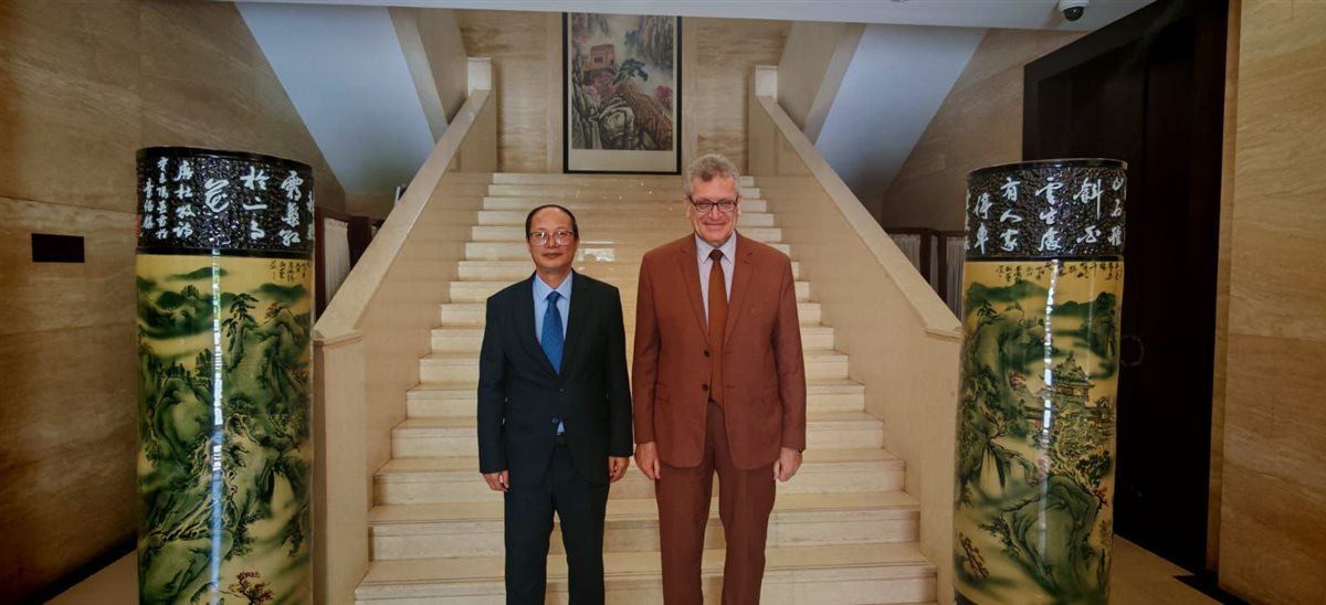 عميد طب بنها في احتفالية السفارة الصينية،فيتو