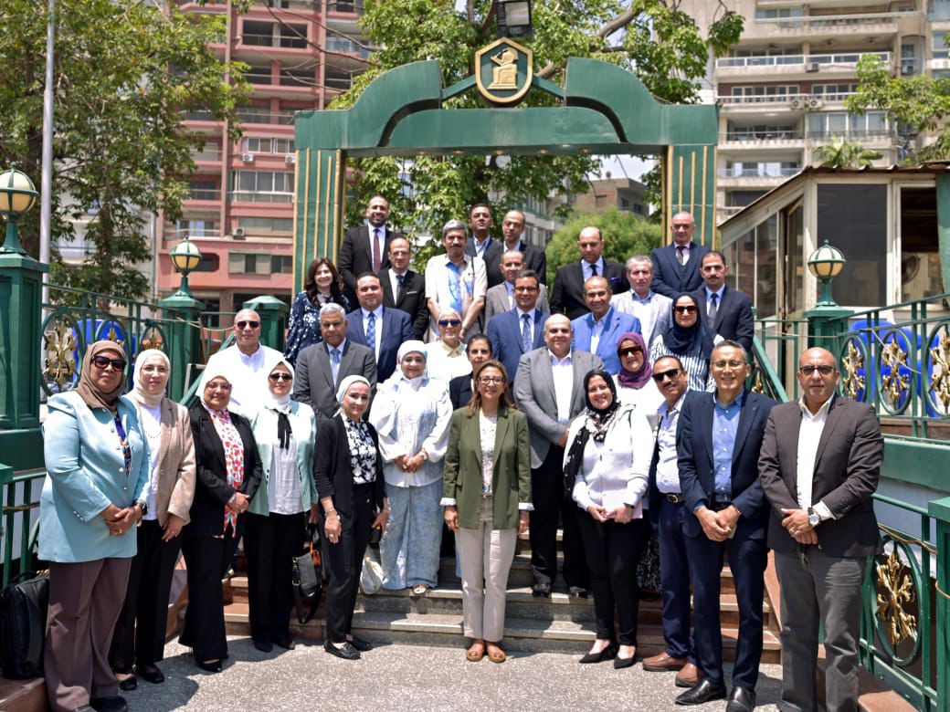 اجتماع مجلس شئون البيئة بجامعة القاهرة