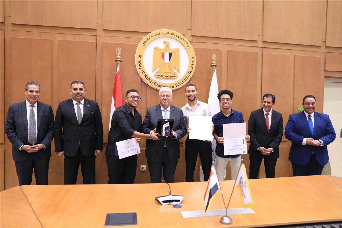 تكريم الفائزين بجوائز معا للأفكار غير السوية 