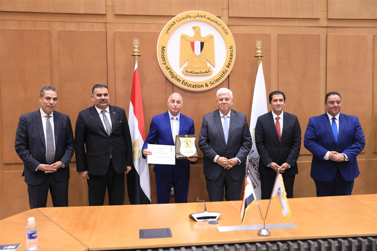 تكريم الفائزين بجوائز معا للأفكار غير السوية 