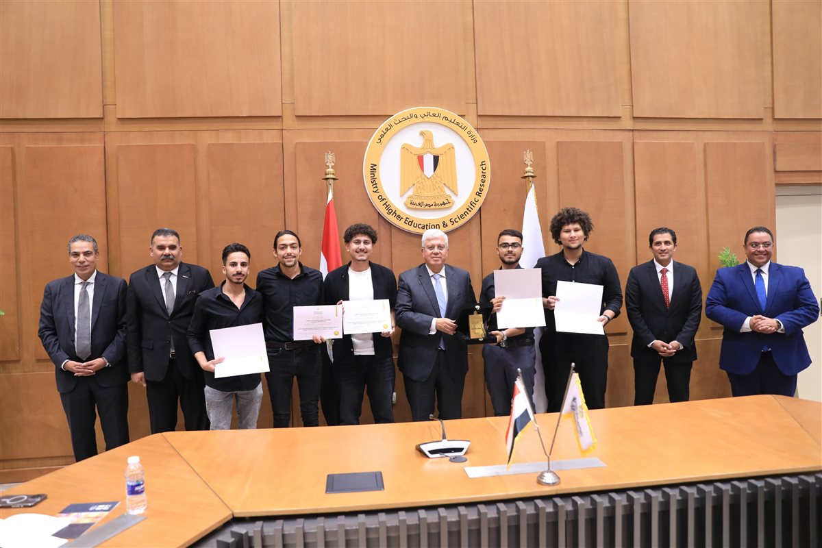 تكريم الفائزين بجوائز معا للأفكار غير السوية 