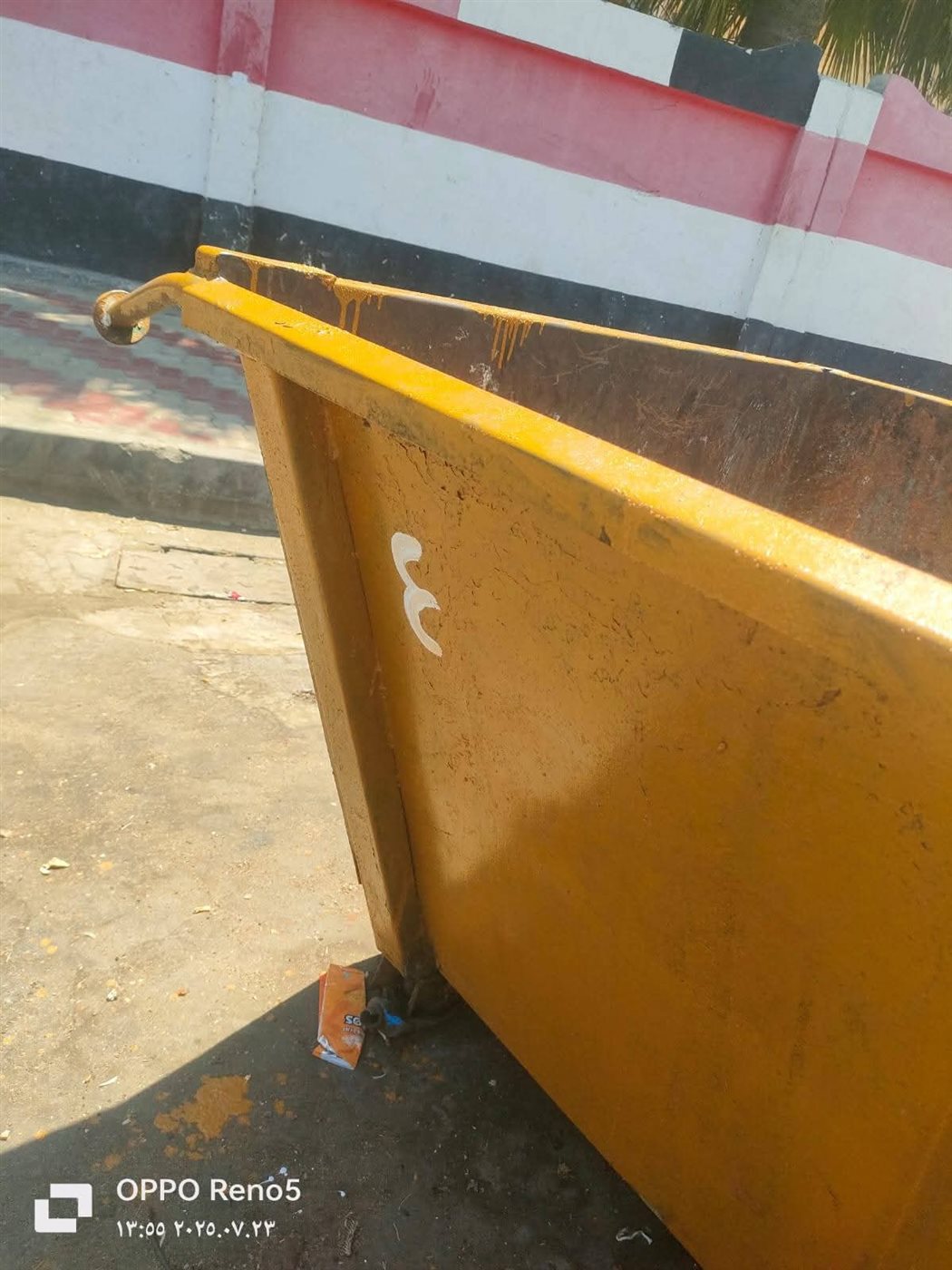 رفع كفاءة صناديق القمامة المنتشرة بشوارع دمياط