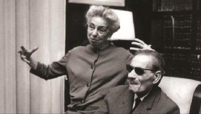 الدكتور طه حسين وحرمه