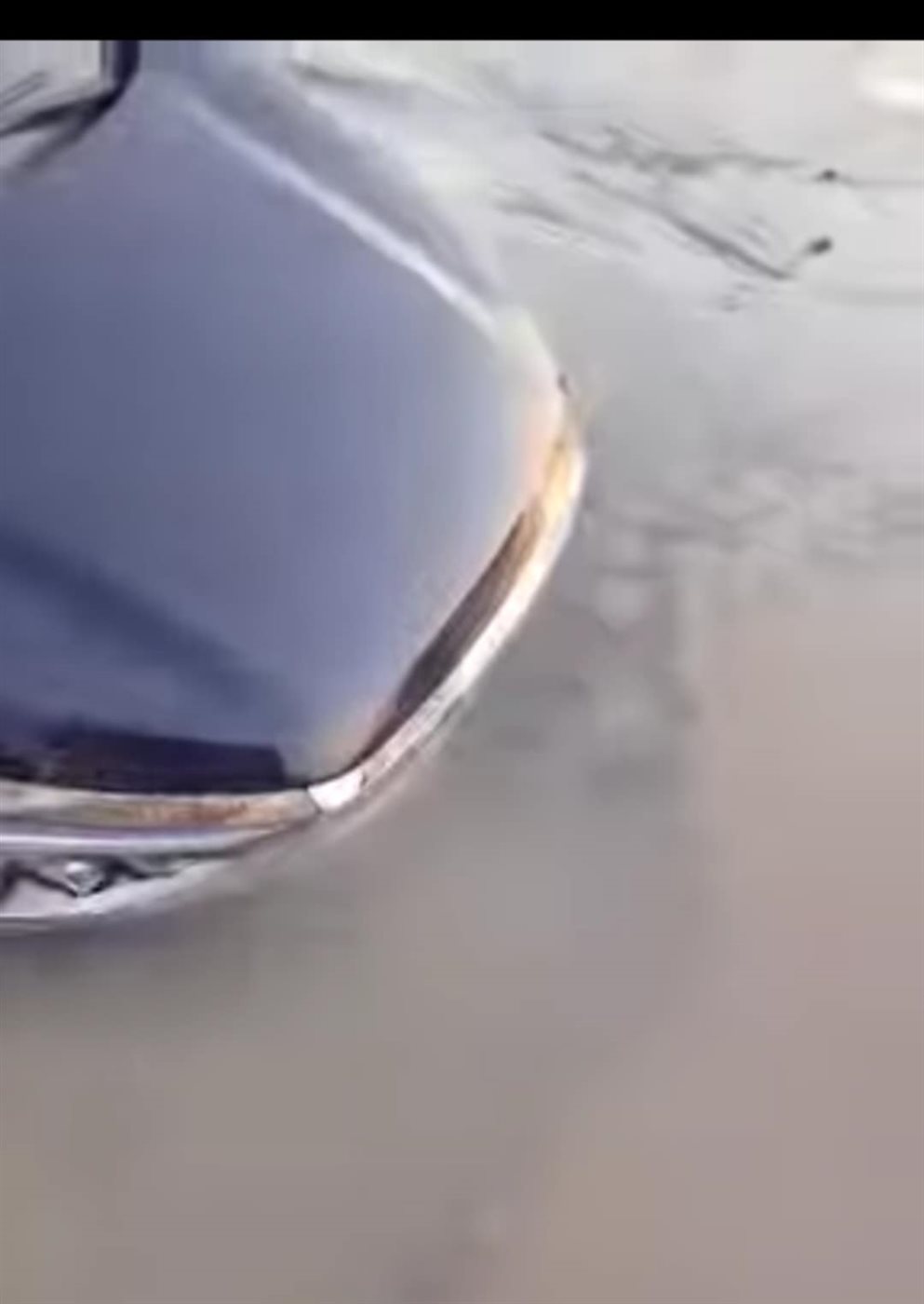 كسر في ماسورة مياه يتسبب بحدوث هبوط أرضي في إحدى طرق مدينة المنيا 