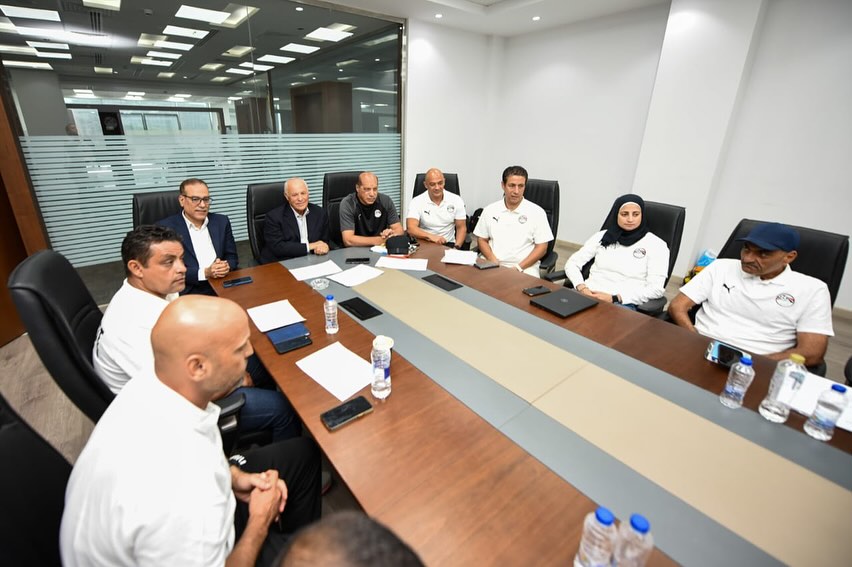 المدربين المشاركين في مشروع الموهوبين، فيتو