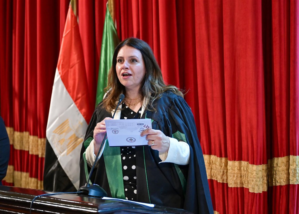 حفل تخرج الطلاب الوافدين بطب أسنان القاهرة