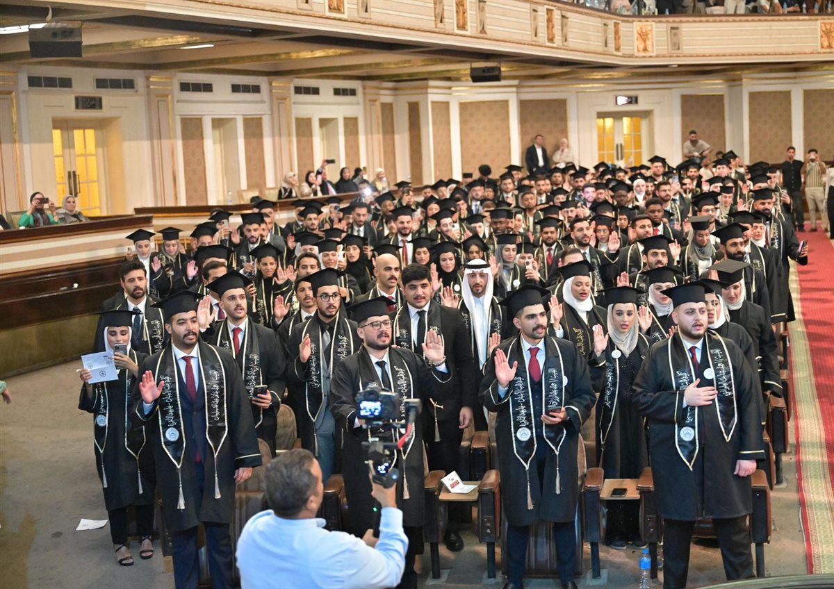 حفل تخرج الطلاب الوافدين بطب أسنان القاهرة