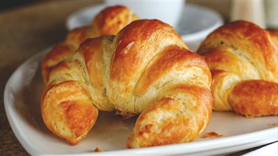 طريقة عمل الكرواسون 