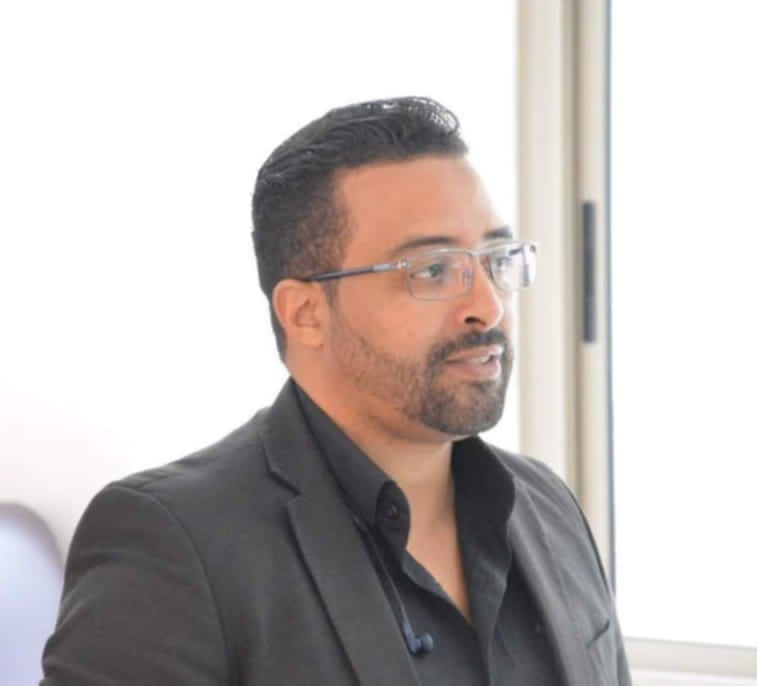 الكاتب والمفكر المغربي عادل أعوين، فيتو