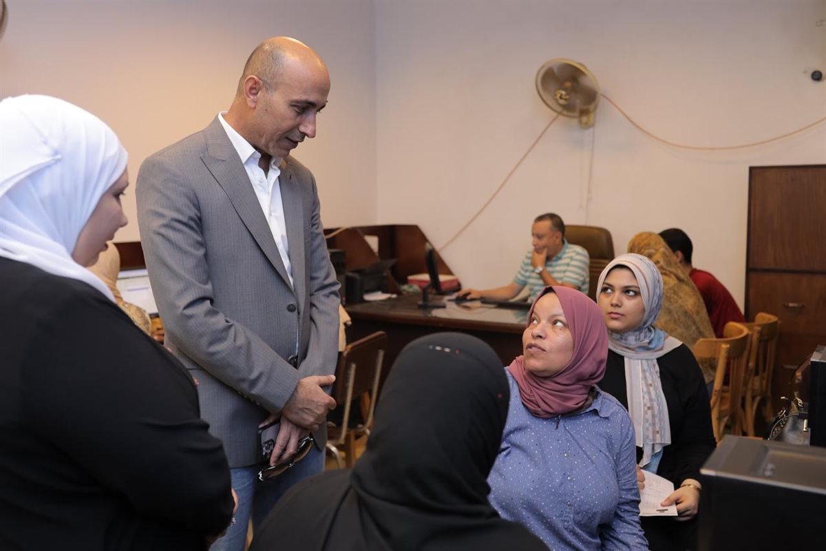 رئيس جامعة دمنهور يتابع استقبال الطلاب في معامل التنسيق الإلكتروني، فيتو