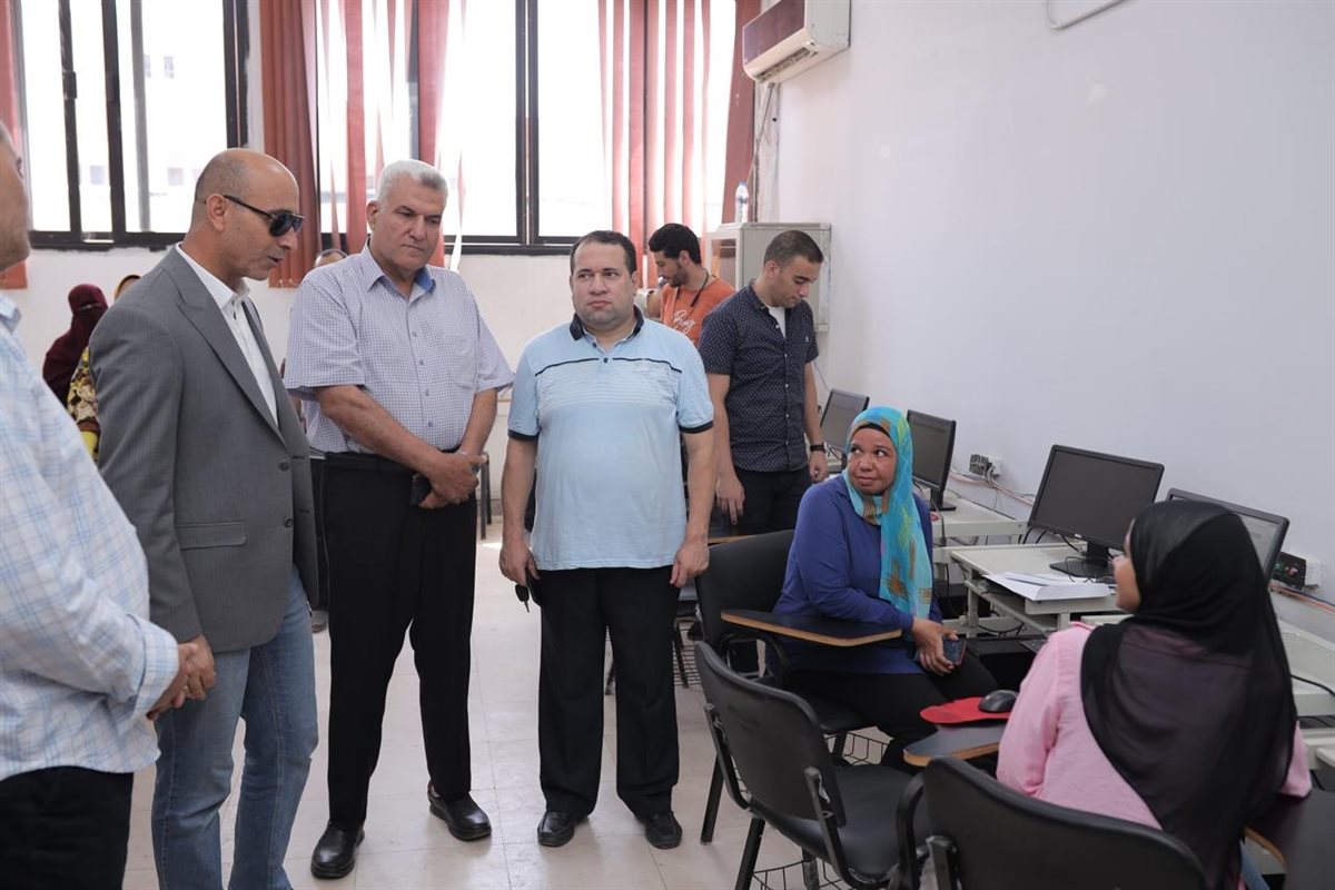 رئيس جامعة دمنهور يتابع استقبال الطلاب في معامل التنسيق الإلكتروني، فيتو