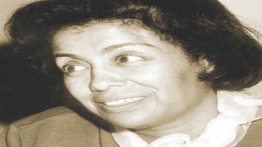 الوزيرة حكمت ابو زيد