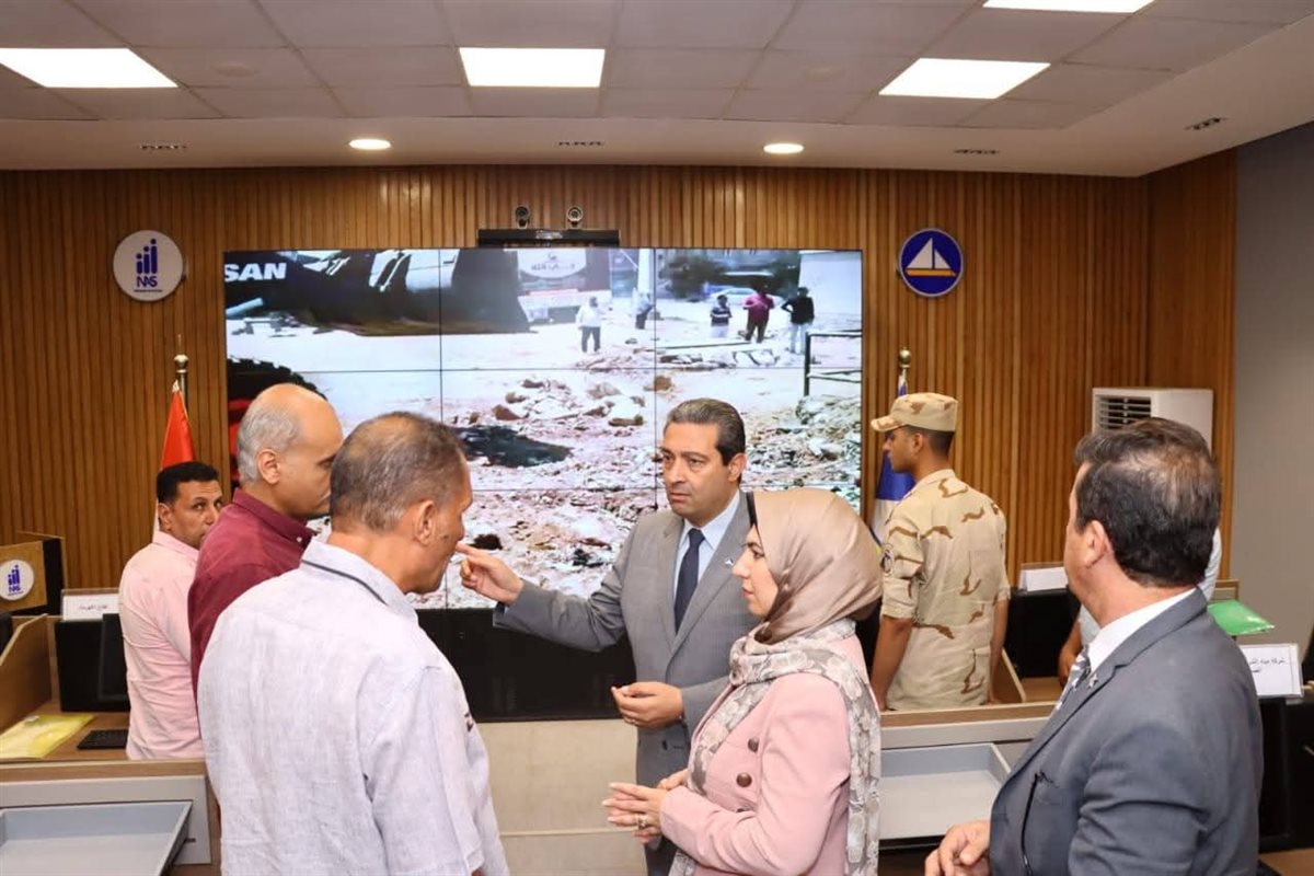 محافظ دمياط يتابع الجهود الميدانية الجارية لرفع المخلفات والإشغالات بكفر سليمان 