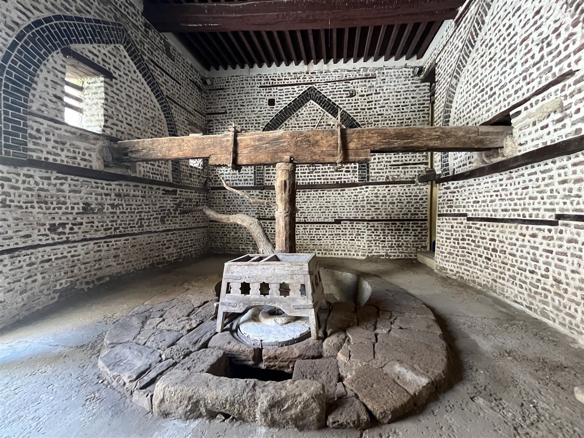 طاحونة ابو شاهين في رشيد، فيتو