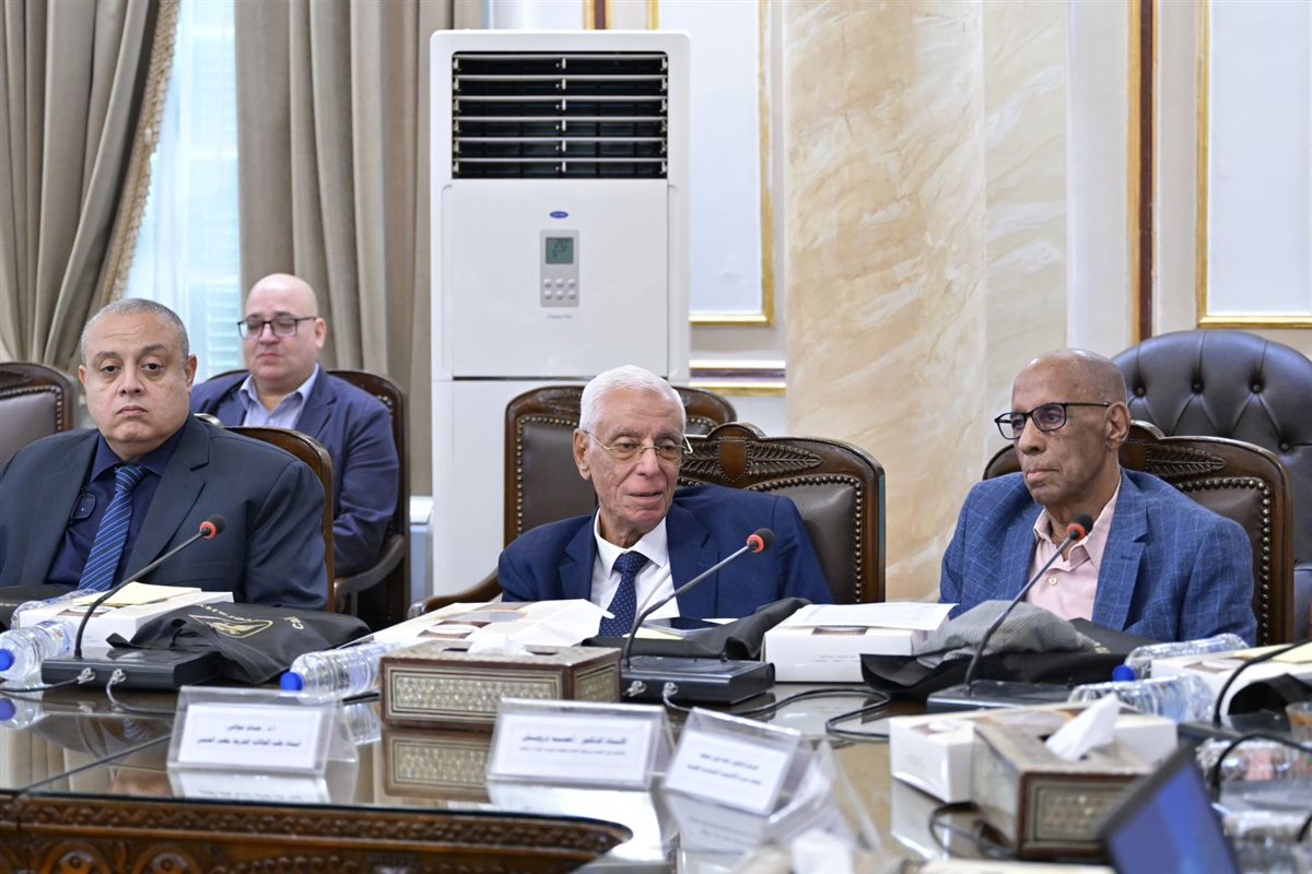 اجتماع مجلس جامعة القاهرة