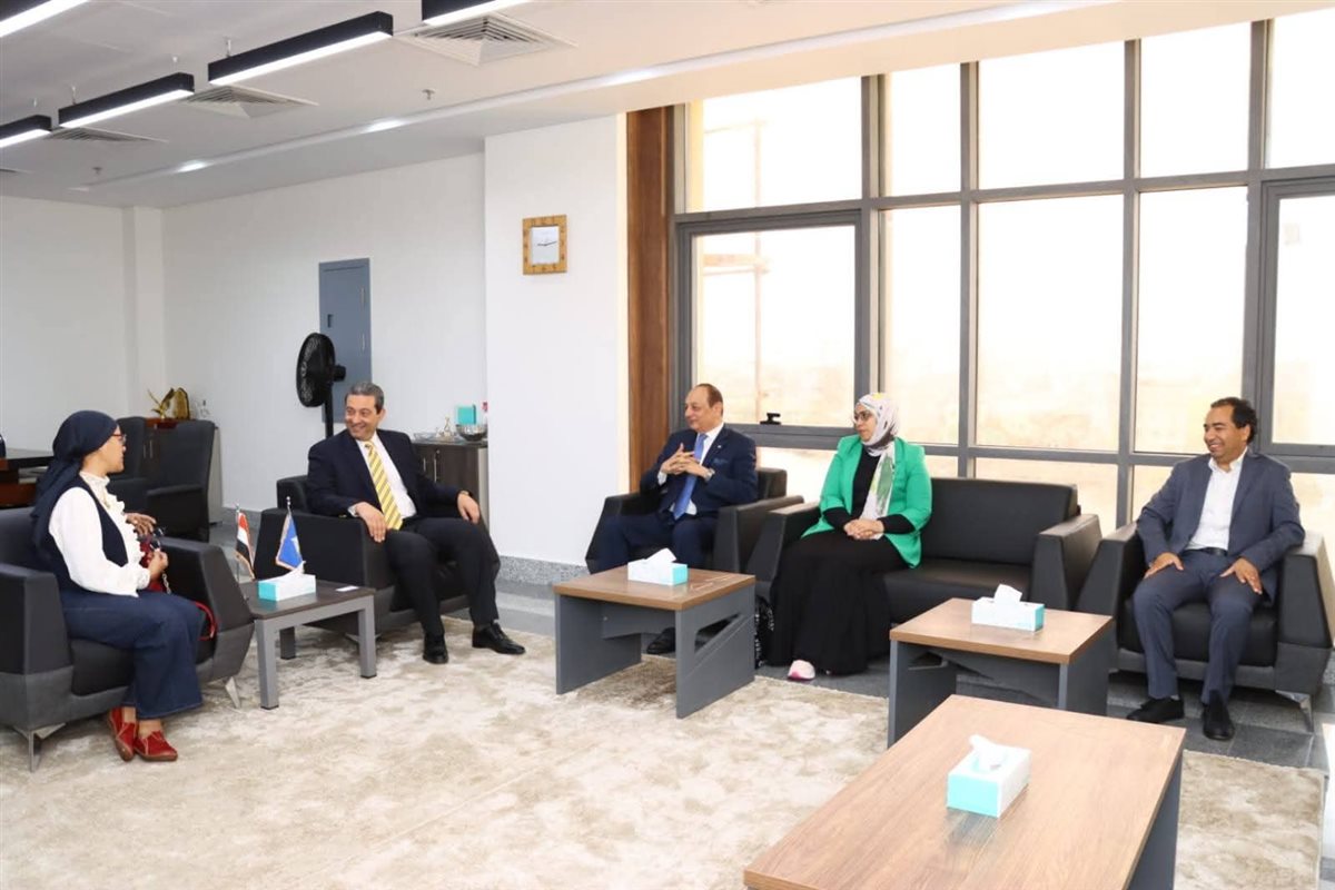 محافظ دمياط يستقبل مساعد وزير الاتصالات ويبحثان دعم المهارات الرقمية وتعزيز التعاون في صناعة الأثاث