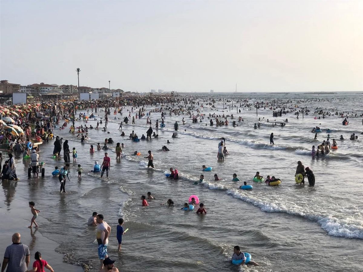 بلاج راس البر يمتلئ بالرواد