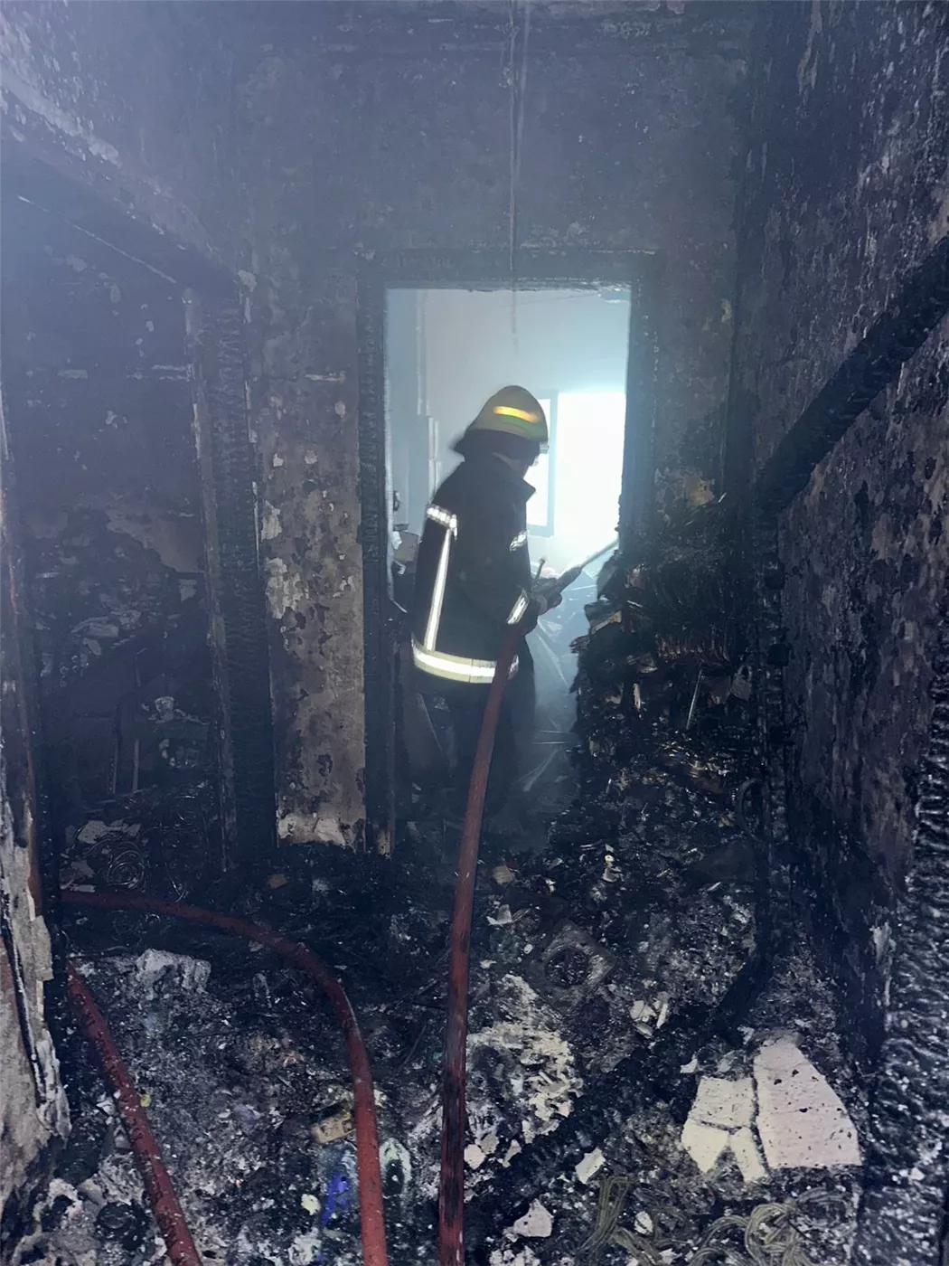 حريق مخزن أدوات صحية بالازبكية