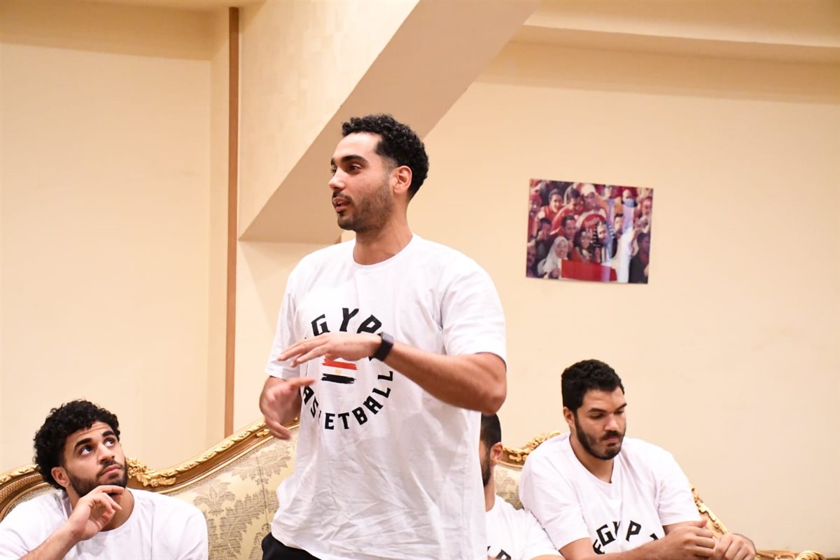 أشرف صبحي يلتقي منتخب السلة قبل خوض منافسات بطولة الأفروباسكت 2025