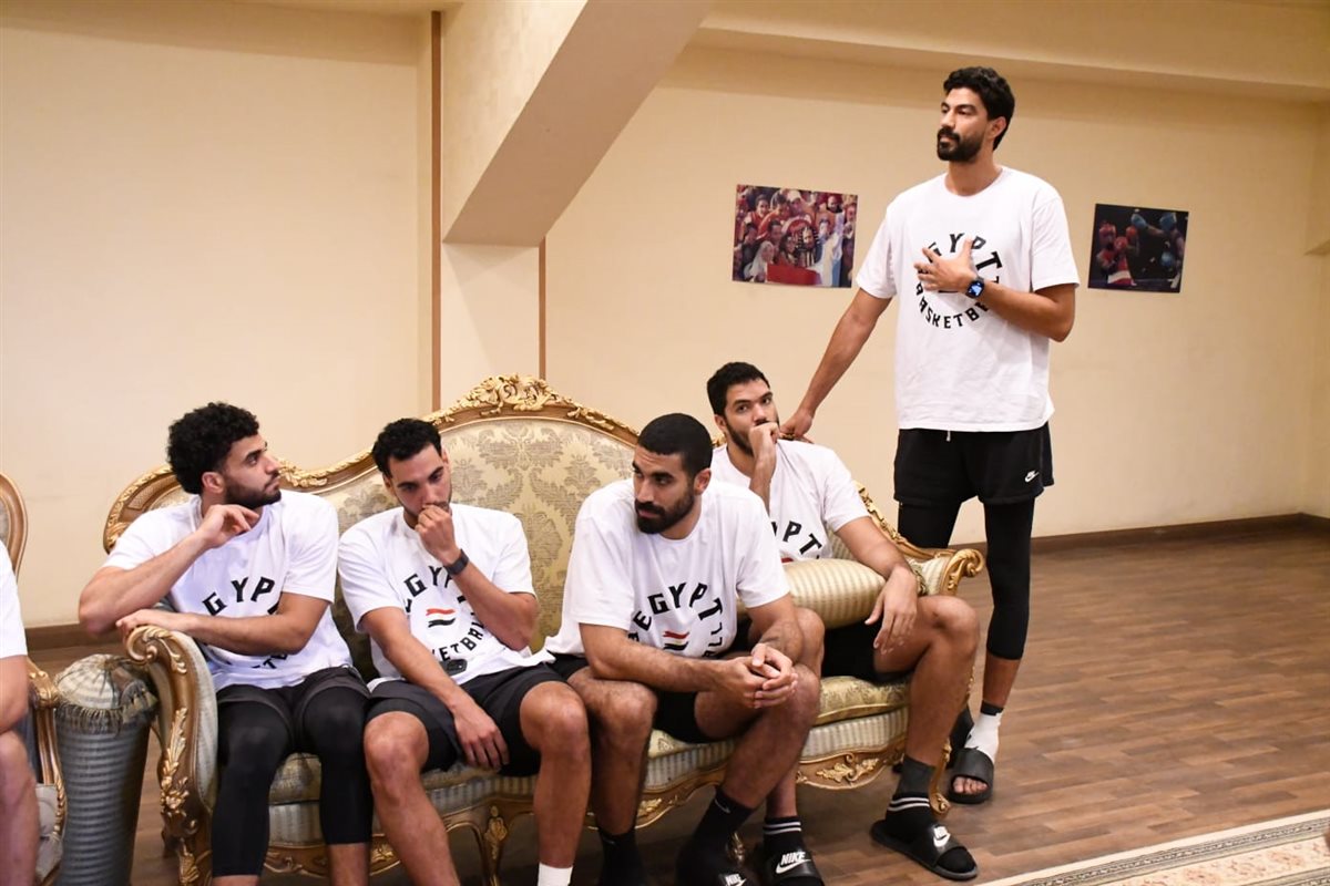 أشرف صبحي يلتقي منتخب السلة قبل خوض منافسات بطولة الأفروباسكت 2025