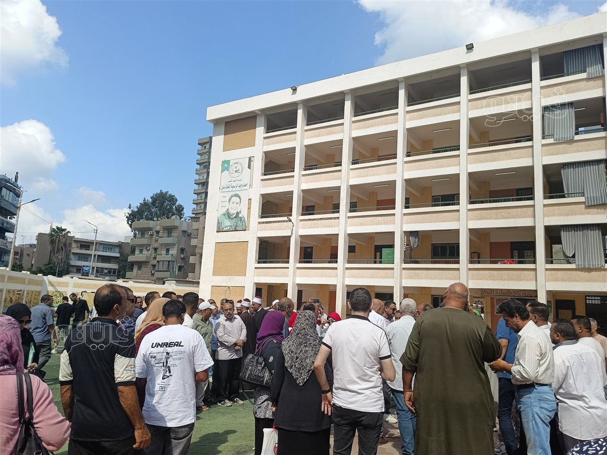 إقبال لافت للنساء والفتيات وكبار السن على لجان انتخابات الشيوخ في الشرقية وسط أجواء احتفالية،فيتو