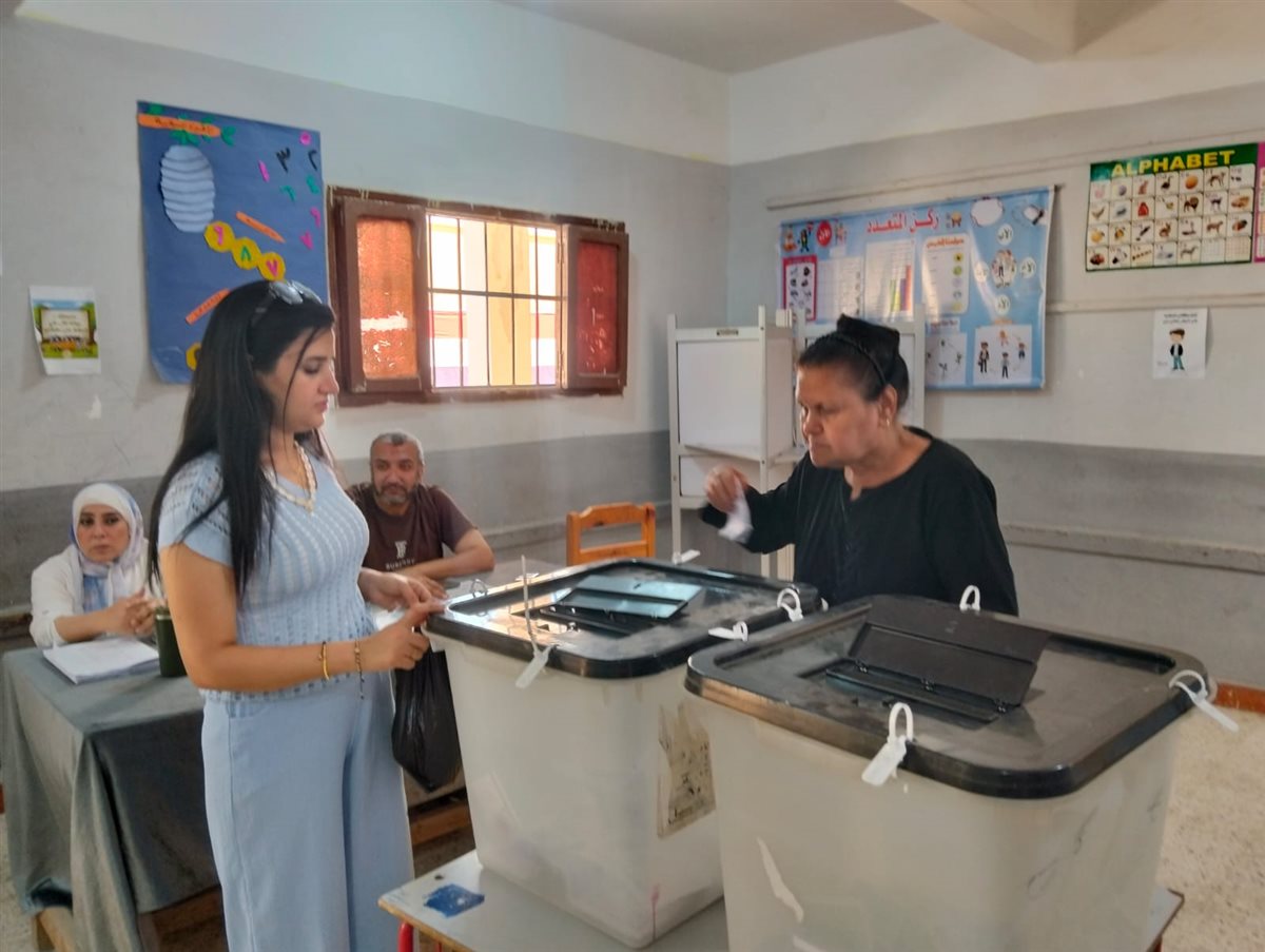 جانب من عمليات التصويت بلجان الإسماعيلية، فيتو