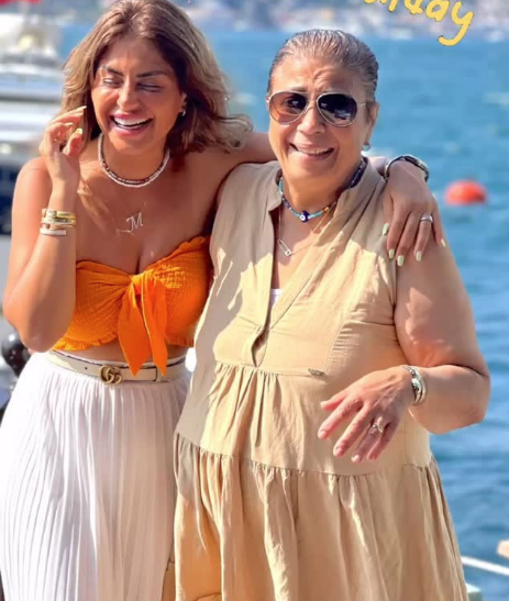 منة فضالي مع والدتها، فيتو