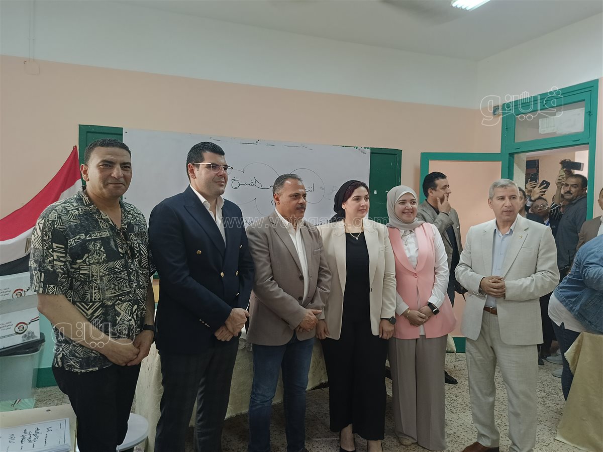 من قلب لجان الشيوخ بالزقازيق.. الأشموني يشارك الناخبين فرحتهم بالتصويت،فيتو