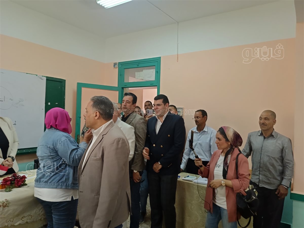 من قلب لجان الشيوخ بالزقازيق.. الأشموني يشارك الناخبين فرحتهم بالتصويت،فيتو