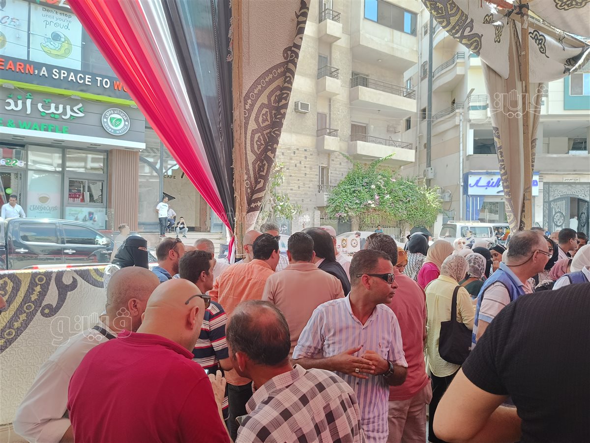 من قلب لجان الشيوخ بالزقازيق.. الأشموني يشارك الناخبين فرحتهم بالتصويت،فيتو