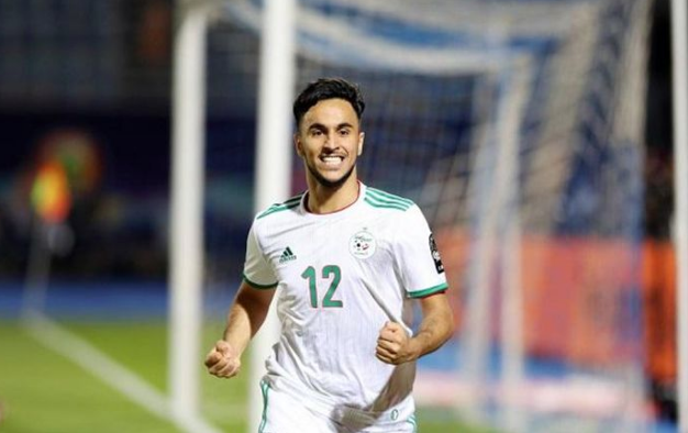 محارب الصحراء اللاعب آدم وناس، فيتو