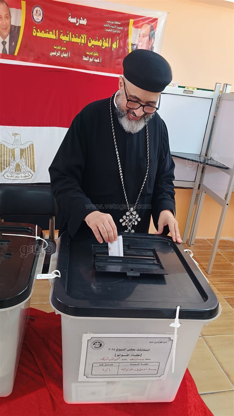 كهنة بورسعيد يدلون بأصواتهم الانتخابية، فيتو
