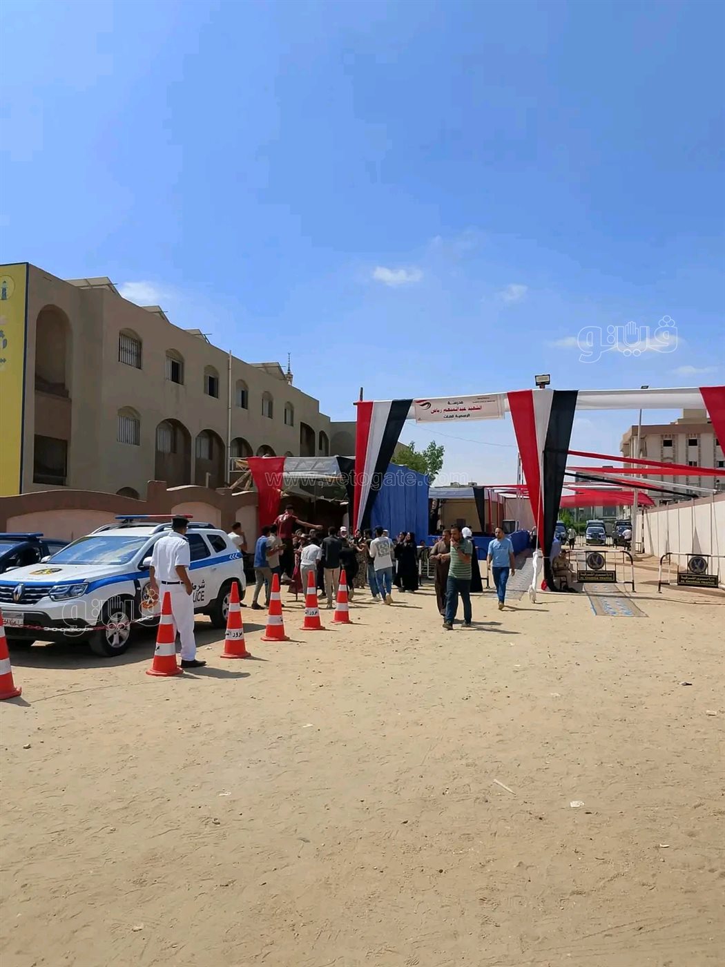 الشرطة النسائية تقدم يد العون لكبار السن في انتخابات الشيوخ بالشرقية،فيتو