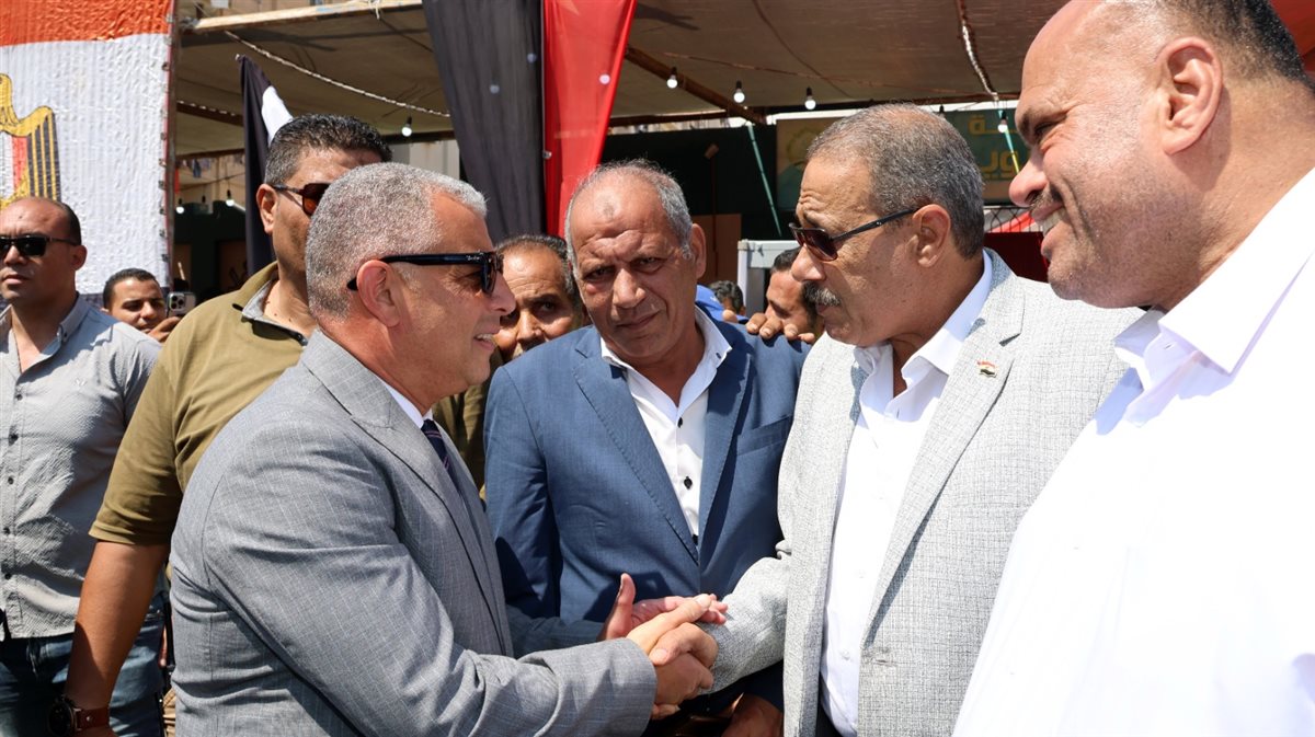 جانب من متابعة محافظ الإسماعيلية للجان، فيتو