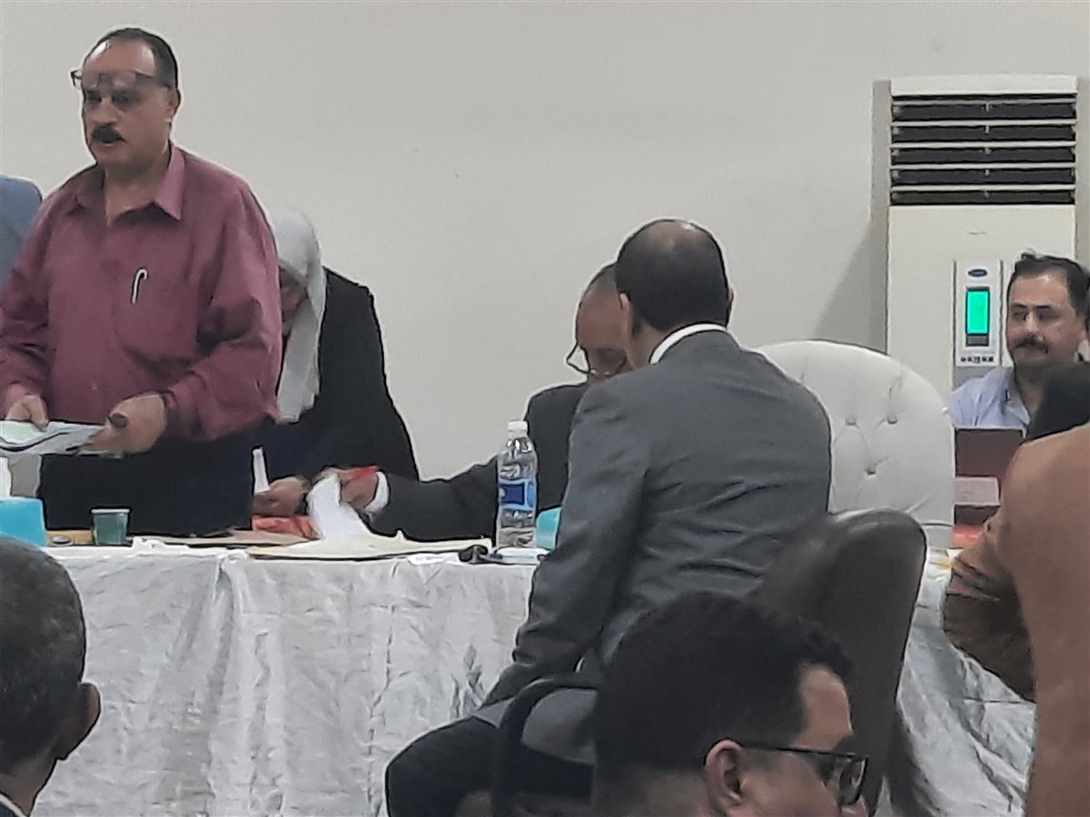 جانب من أعمال الفرز باللجنة، فيتو