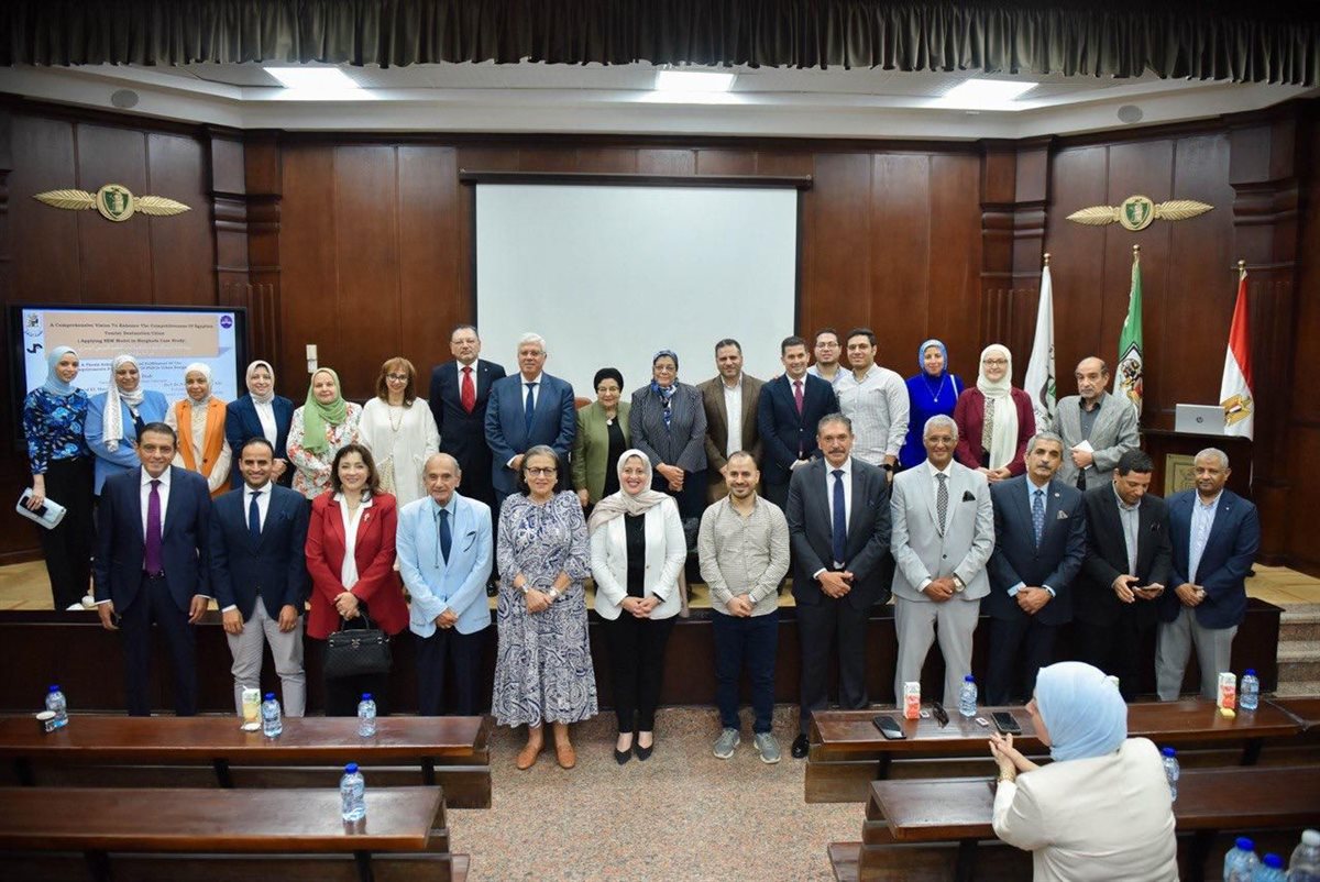 وزير التعليم العالي في كلية التخطيط العمراني